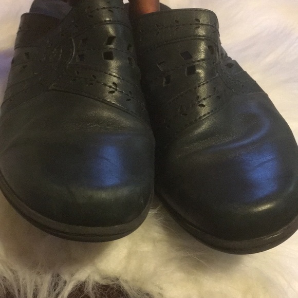 Clark’s slip ons - Picture 6 of 7